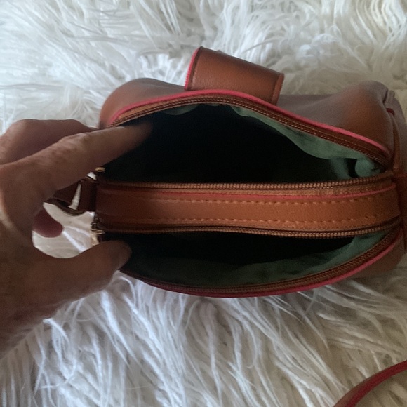 Santorini Camel Crossbody Purse - Picture 4 of 7